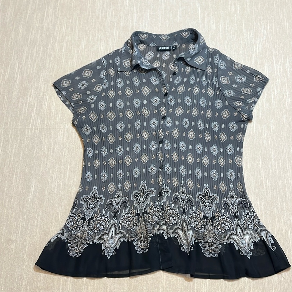 Apt. 9 Gray, Black White And Cream Patterned Shor… - image 1